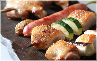 Charcoal-grilled Hinai chicken skewers